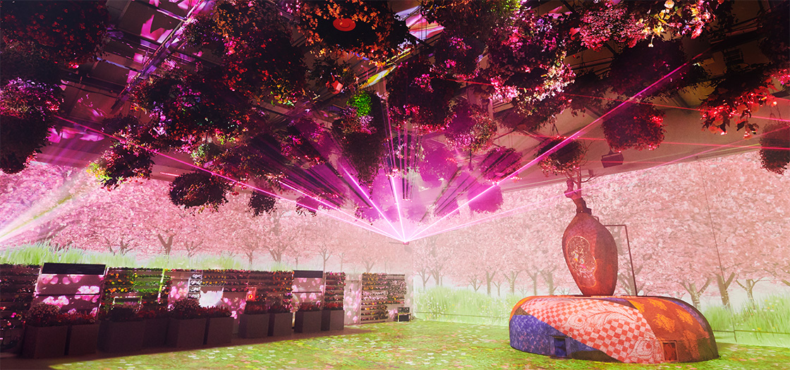A First in Japan! A Multi-Ending Show of Flowers and Digital Art