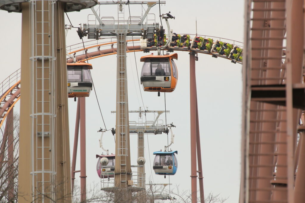 カップルで楽しむ よみうりランド遊園地